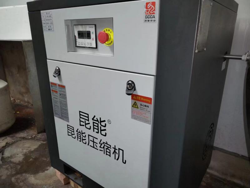 怎么快速鑒別成都空壓機(jī)潤(rùn)滑油是否需要更換？ 
